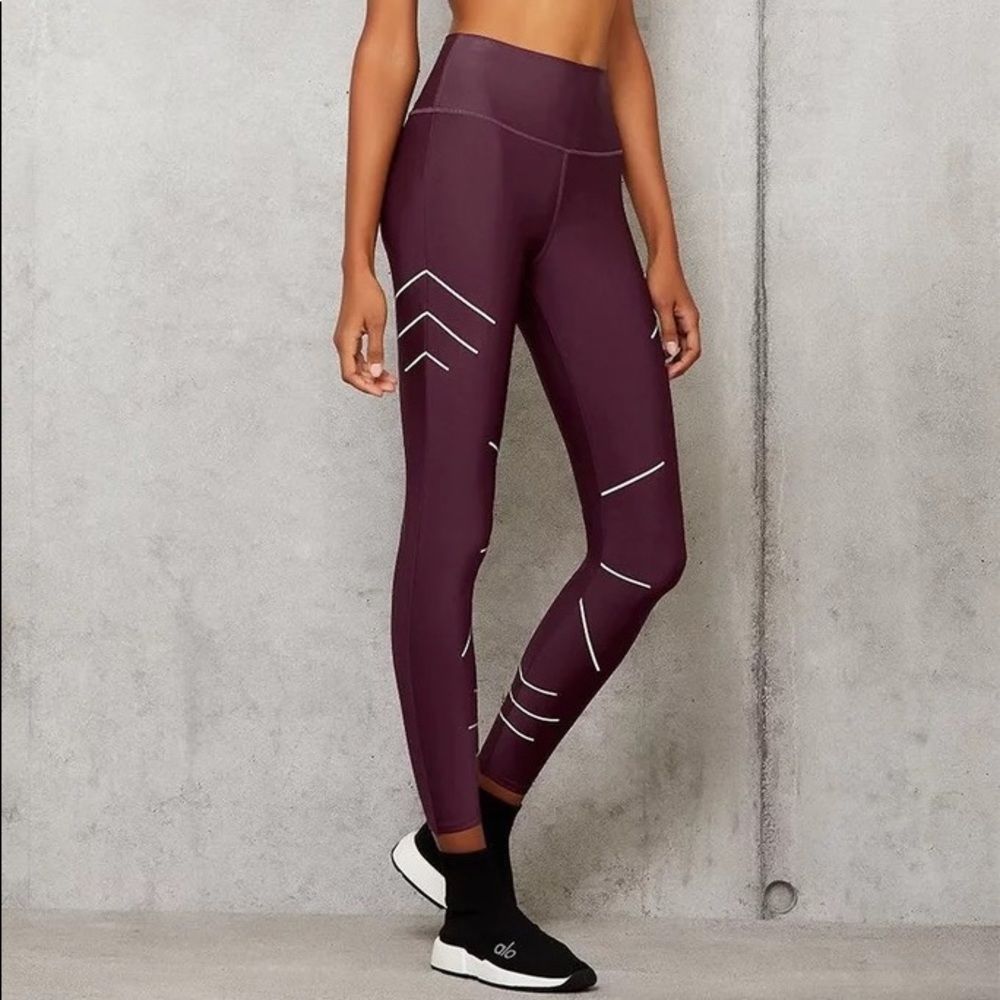 Alo yoga high waist sequence leggings in black plum size small